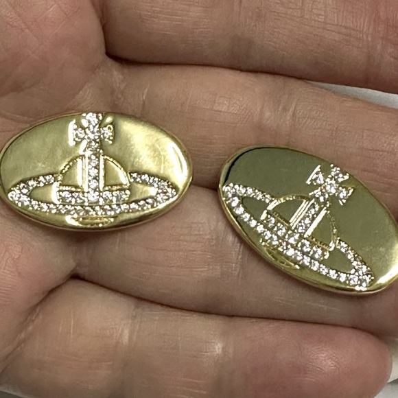 Sold out vintage signature crystal Orb stud earrings - Picture 7 of 7